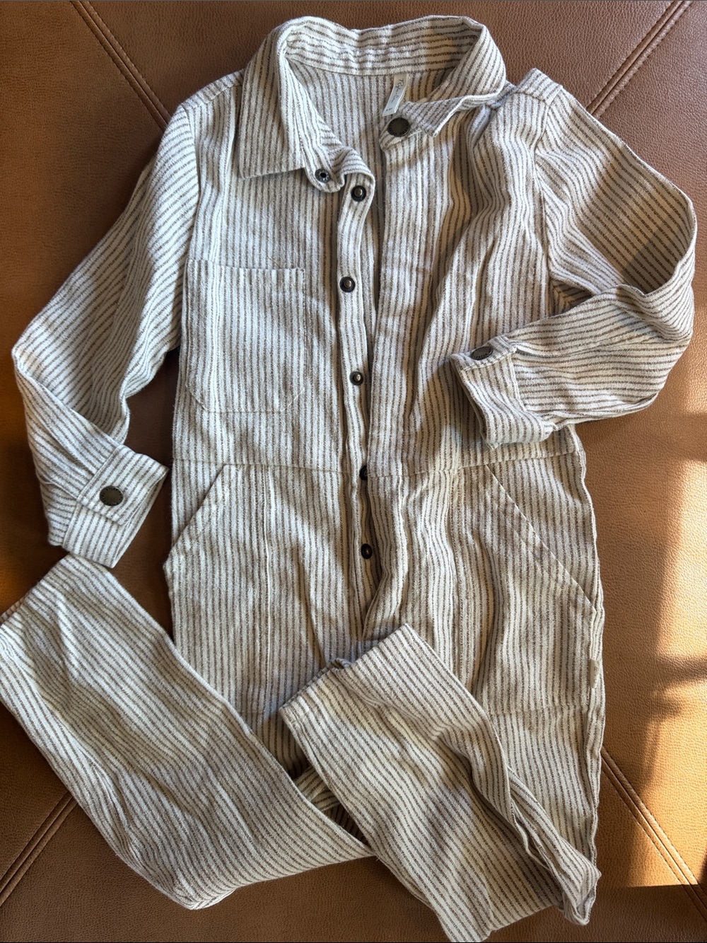 Rylie + Cru Striped linen jumpsuit in cream pinstripe sz 4 5